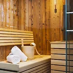Nikolaus By Avenida Panoramic Wellness アパートホテル 4*