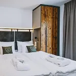 Апарт-отель Nikolaus By Avenida Panoramic Wellness Целль-ам-Зе