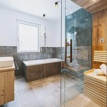 Nikolaus By Avenida Panoramic Wellness מלון דירות
